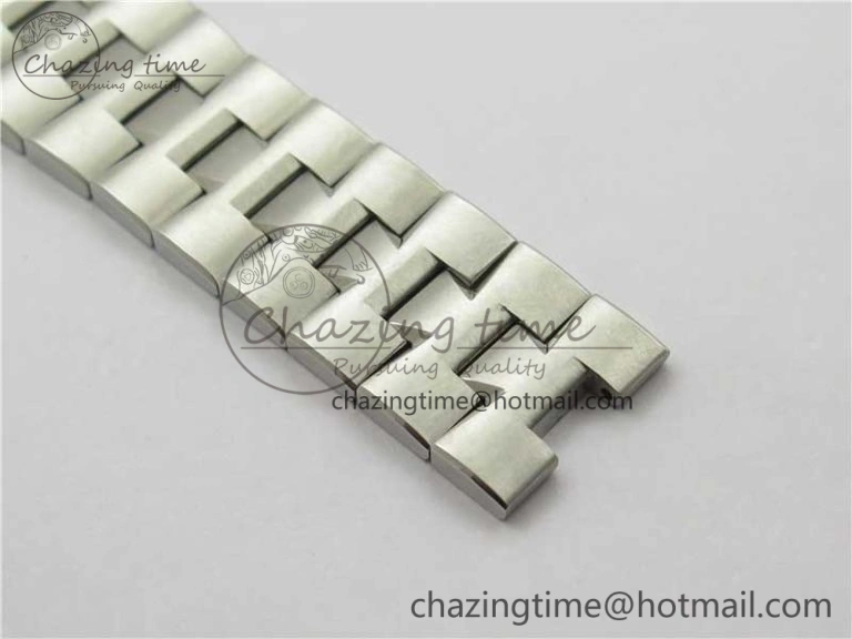 Overseas Ultra-Thin 2000V XF Best Edition Blue Dial on SS Bracelet A1120