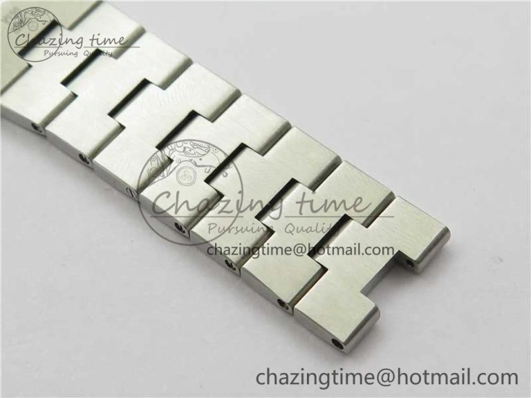 Overseas Ultra-Thin 2000V XF Best Edition Blue Dial on SS Bracelet A1120