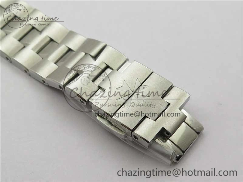 Overseas Ultra-Thin 2000V XF Best Edition Blue Dial on SS Bracelet A1120