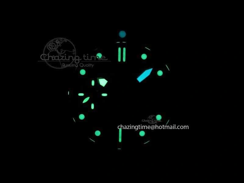 PAM 684 Luminor Submersible RG XF 1:1 Best Edition On Black Rubber Strap P.9010