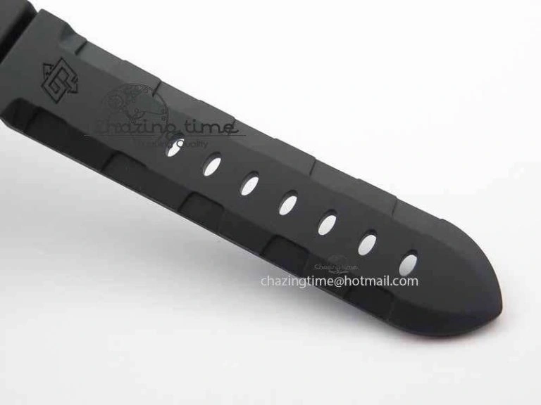 PAM 684 Luminor Submersible RG XF 1:1 Best Edition On Black Rubber Strap P.9010