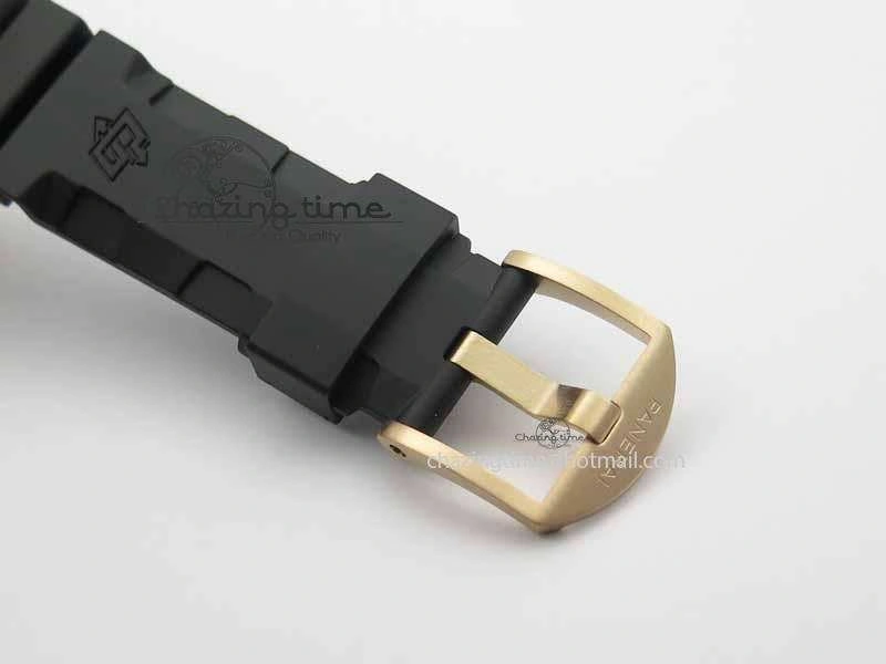 PAM 684 Luminor Submersible RG XF 1:1 Best Edition On Black Rubber Strap P.9010