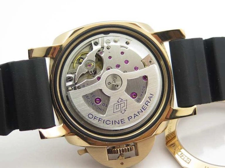 PAM 684 Luminor Submersible RG ZF 1:1 Best Edition On Black Rubber Strap P.9010