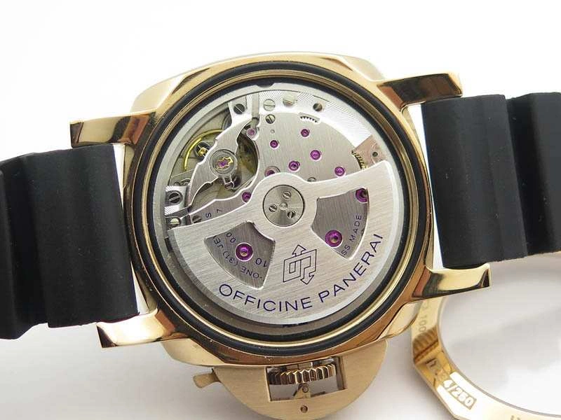 PAM 684 Luminor Submersible RG ZF 1:1 Best Edition On Black Rubber Strap P.9010