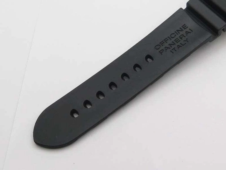 PAM 684 Luminor Submersible RG ZF 1:1 Best Edition On Black Rubber Strap P.9010