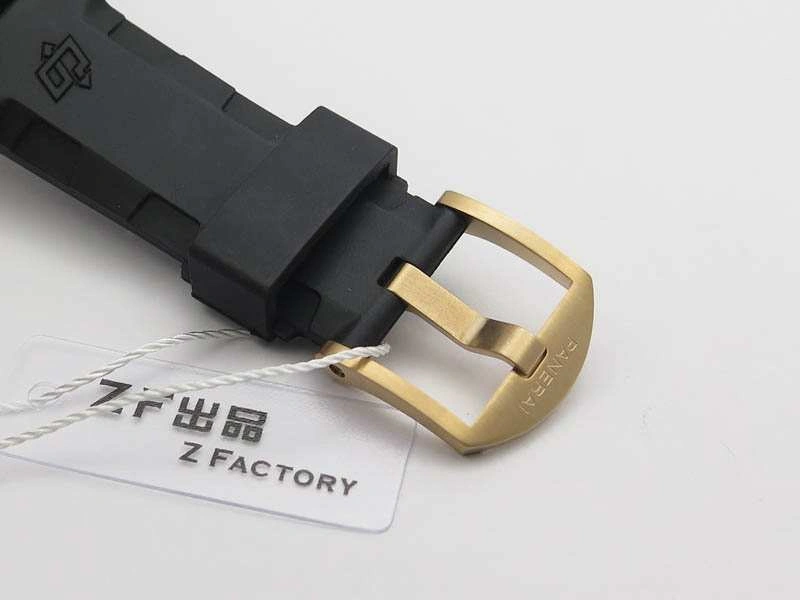 PAM 684 Luminor Submersible RG ZF 1:1 Best Edition On Black Rubber Strap P.9010