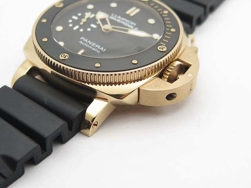 PAM 684 Luminor Submersible RG ZF 1:1 Best Edition On Black Rubber Strap P.9010
