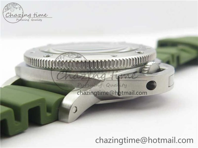 PAM1055 Luminor Submersible 42mm Verde Militare VSF 1:1 Best Edition on Green Rubber Strap P.900 Clone