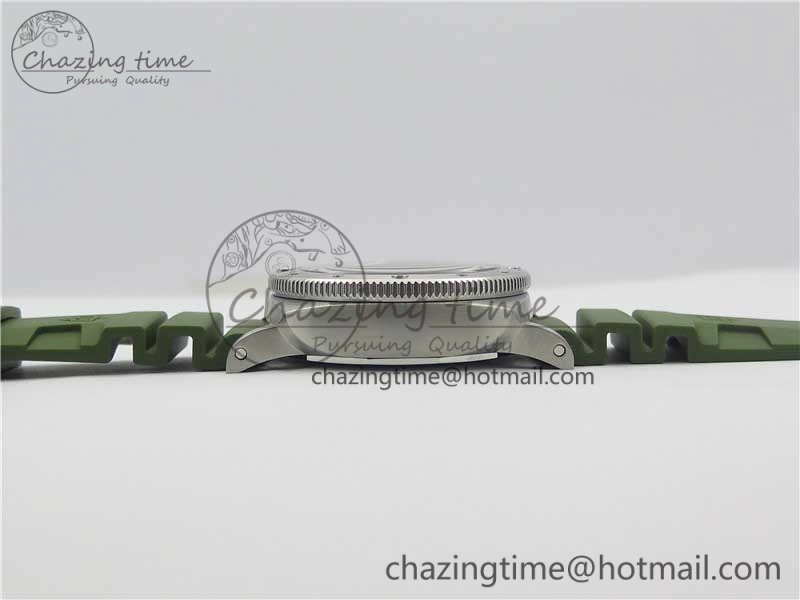 PAM1055 Luminor Submersible 42mm Verde Militare VSF 1:1 Best Edition on Green Rubber Strap P.900 Clone