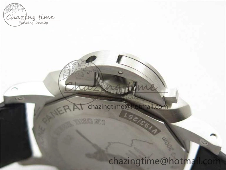 PAM1056 Luminor GMT VSF 1:1 Best Edition on Black Leather Strap P.9011 Clone