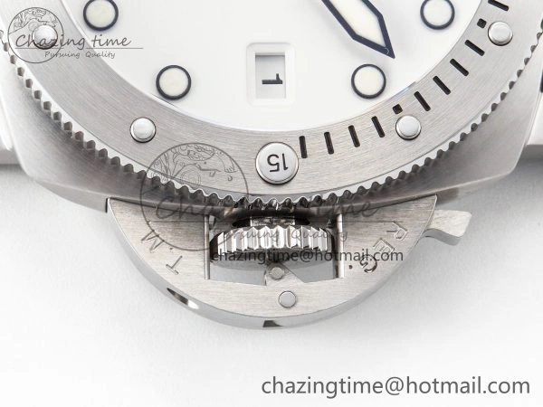 PAM1226 V SS TTF 1:1 Best Edition on Green Rubber Strap P900