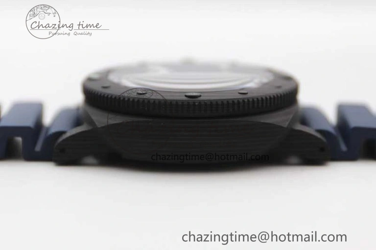 PAM1232 QuarantaQuattro Blu Abisso VSF Best Edition on Blue Rubber Strap P.9000