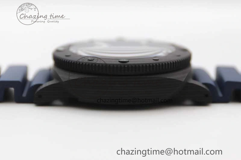 PAM1232 QuarantaQuattro Blu Abisso VSF Best Edition on Blue Rubber Strap P.9000
