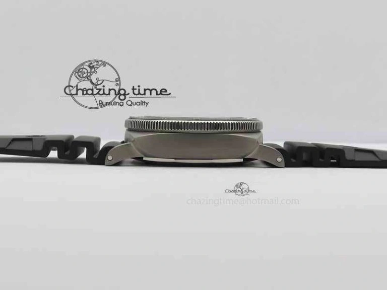 PAM1389 Titanium Lite XF Best Edition Black Dial On Black Rubber Strap P.9010