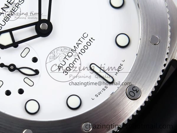 PAM2223 Luminor Submersible 42mm VSF Best Edition White Dial on Rubber Strap P900 Clone