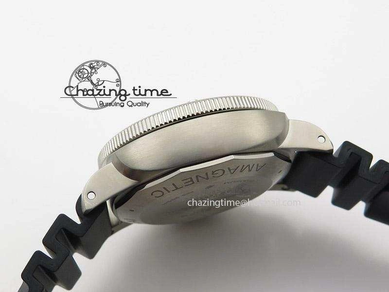 PAM389 O V6 Lite Best Edition On Rubber Strap ST2555