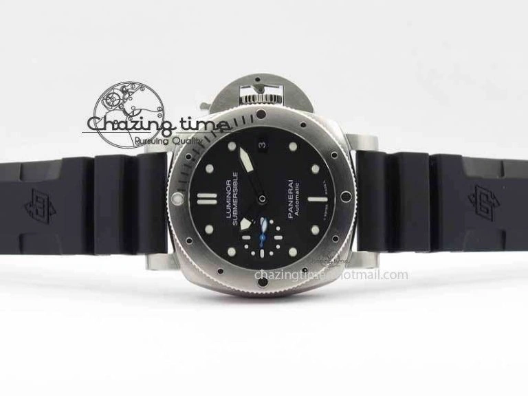 PAM682 Luminor Submersible XF 1:1 Best Edition On Black Rubber Strap P.9010 V2