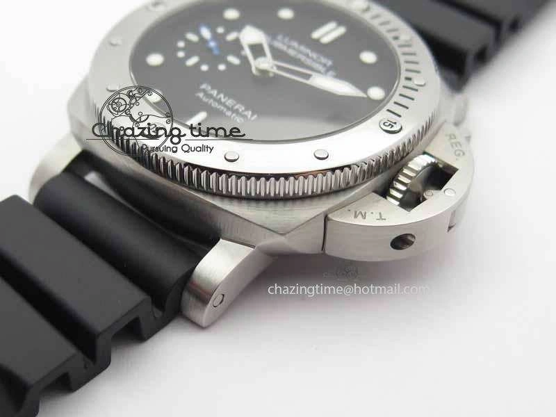 PAM682 Luminor Submersible XF 1:1 Best Edition On Black Rubber Strap P.9010 V2