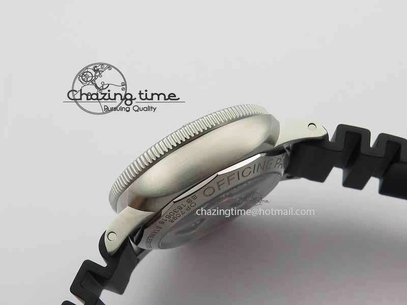 PAM682 Luminor Submersible XF 1:1 Best Edition On Black Rubber Strap P.9010 V2