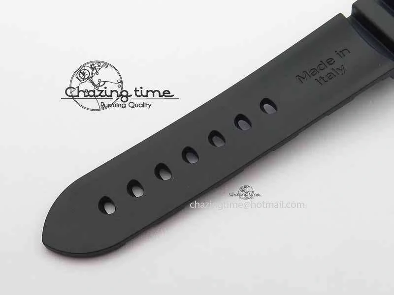PAM682 Luminor Submersible XF 1:1 Best Edition On Black Rubber Strap P.9010 V2