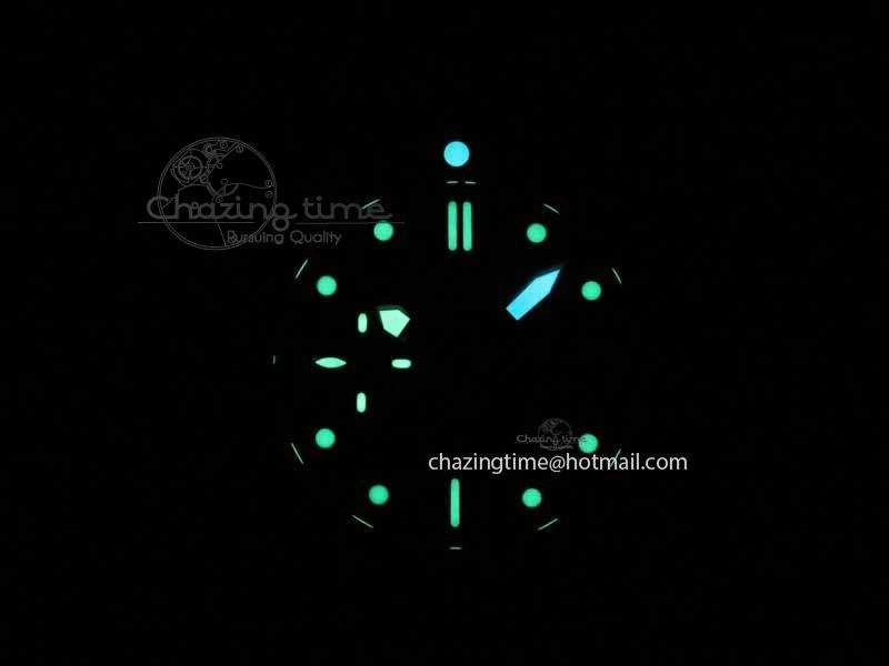 PAM682 Luminor Submersible XF 1:1 Best Edition On Black Rubber Strap P.9010 V2