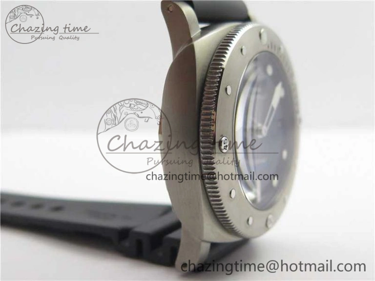 PAM692 T Titanium VSF 1:1 Best Edition on Black Rubber Strap P.9010 Super Clone (Free Nylon Strap)