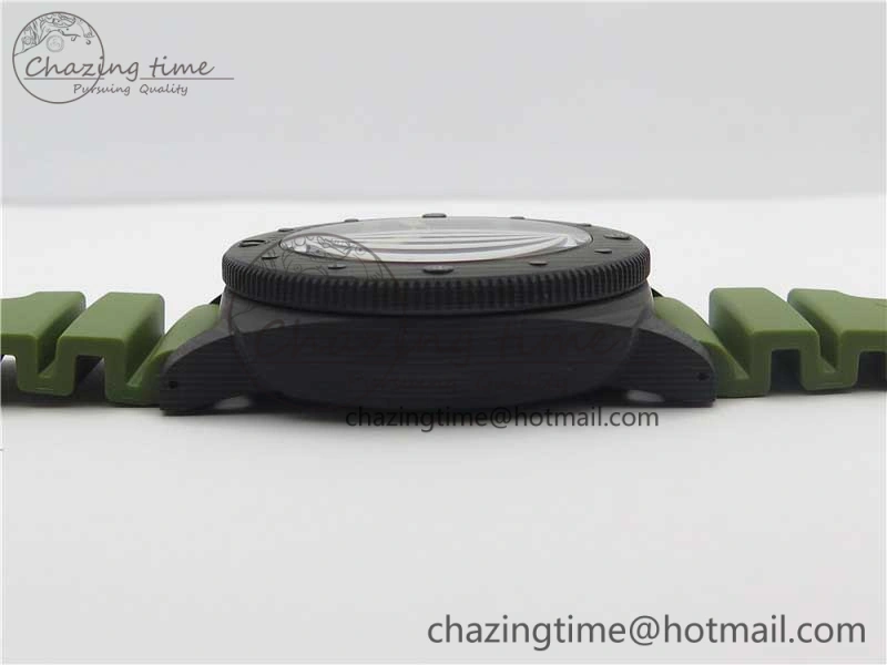 PAM961 Carbotech VSF Best Edition Carbon Dial on Green Rubber Strap P.9010 Clone