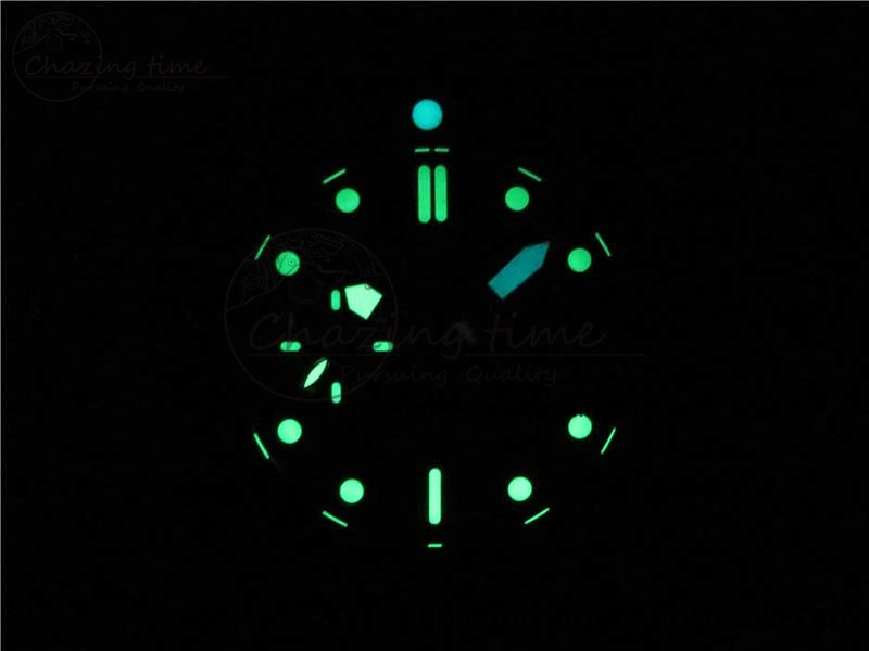 PAM961 Carbotech VSF Best Edition Carbon Dial on Green Rubber Strap P.9010 Clone