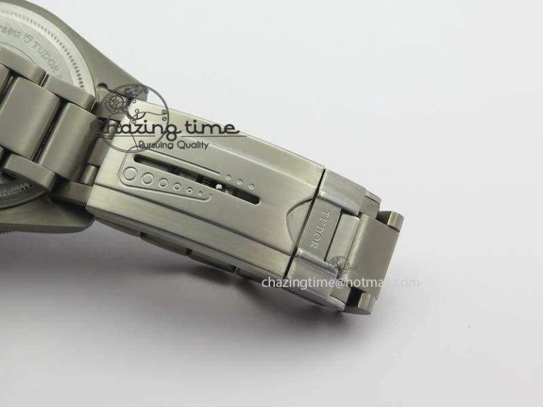 Pelagos LHD ZF 1:1 Best Edition On Titanium Bracelet A2824 (Free Rubber Strap)