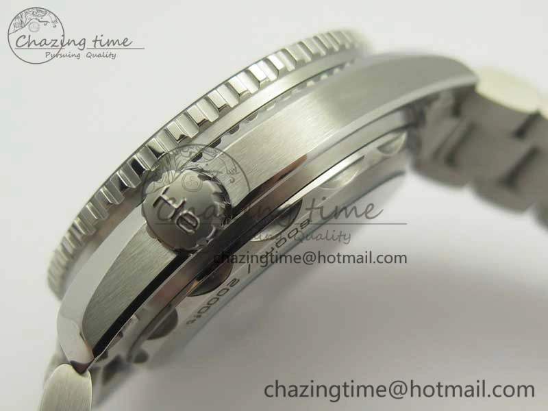 Planet Ocean 2016 43.5mm SS Black Bezel OM 1:1 Best Edition Black Dial on SS Bracelet A8900 V2