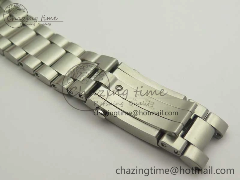 Planet Ocean 2016 43.5mm SS Blue Bezel OM 1:1 Best Edition Blue Dial on SS Bracelet A8900 V2