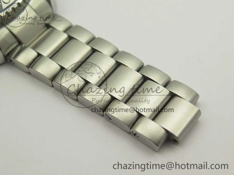 Planet Ocean Professional Ceramic Bezel 42mm 1:1 VSF Best Edition Silver Markers A8500 Super Clone (2 Straps)