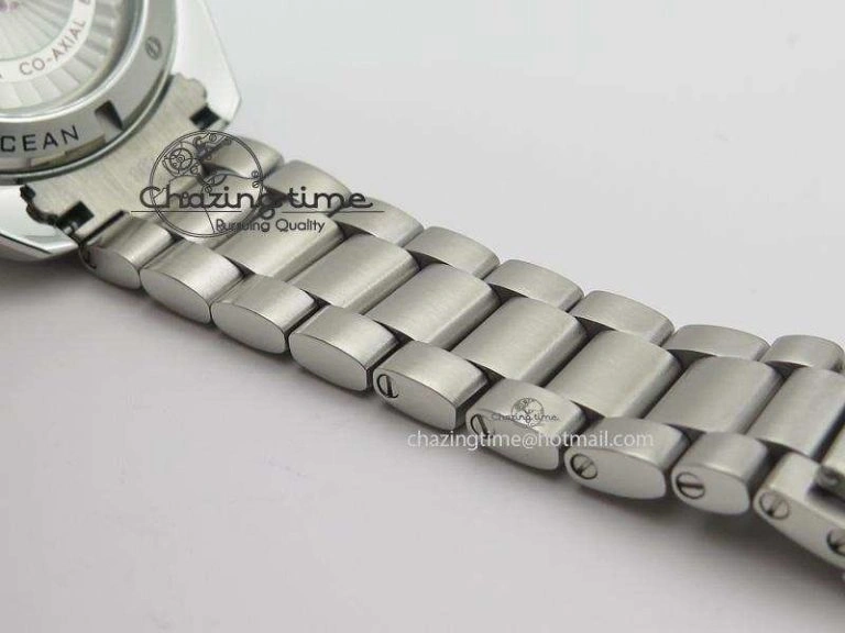 Planet Ocean Professional Diamonds Bezel 42mm V6F Best Edition On SS Bracelet A8500