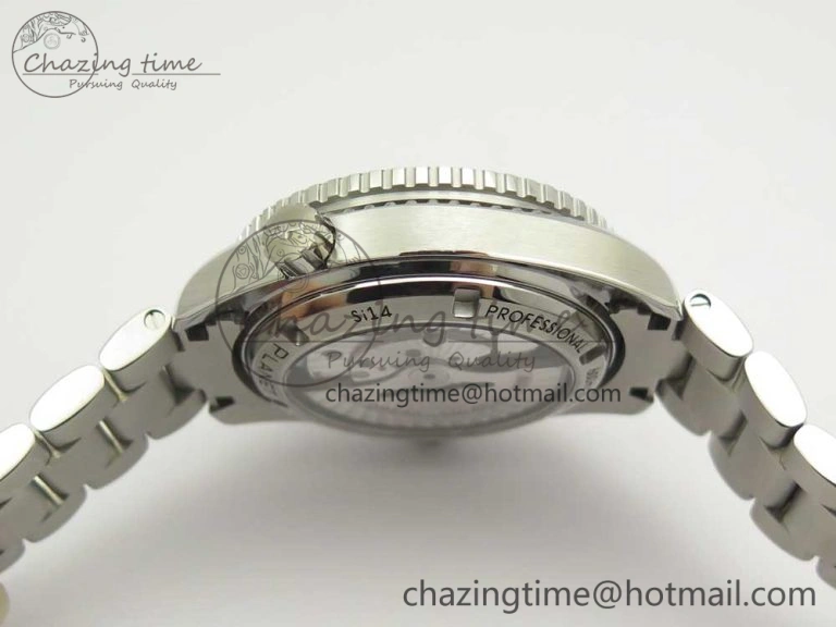 Planet Ocean Professional Orange Bezel 42mm 1:1 VSF Best Edition on SS Bracelet A8500 Super Clone (2 Straps)