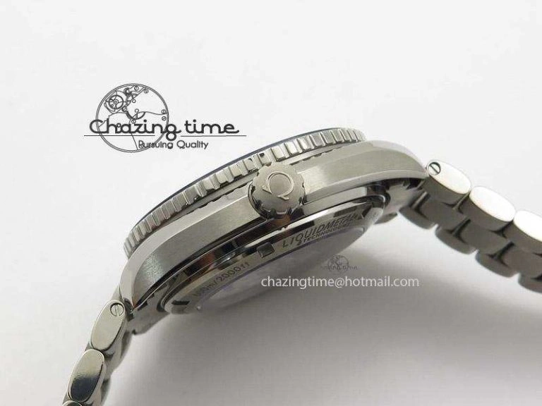Planet Ocean Professional Titanium V6F Best Edition 45mm on Titanium Bracelet A8500