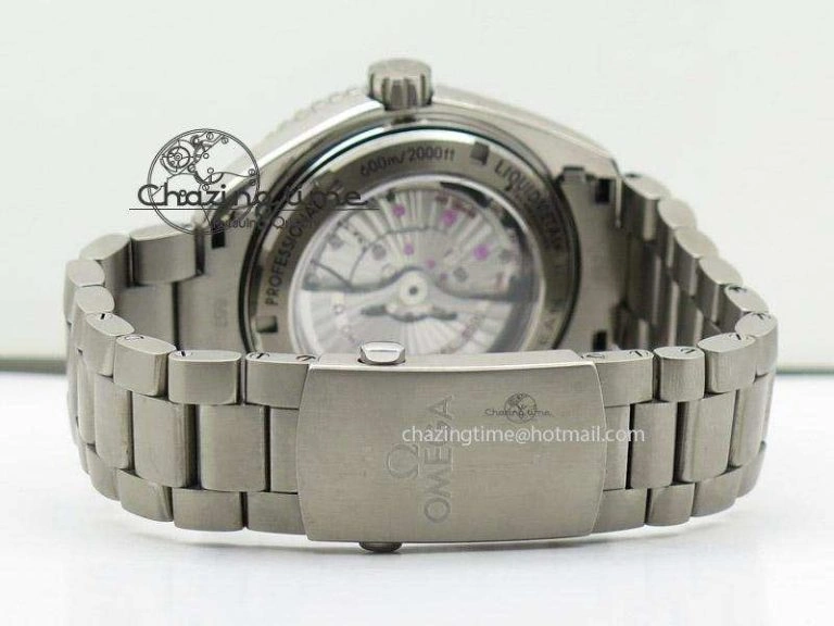 Planet Ocean Professional Titanium V6F Best Edition 45mm on Titanium Bracelet A8500