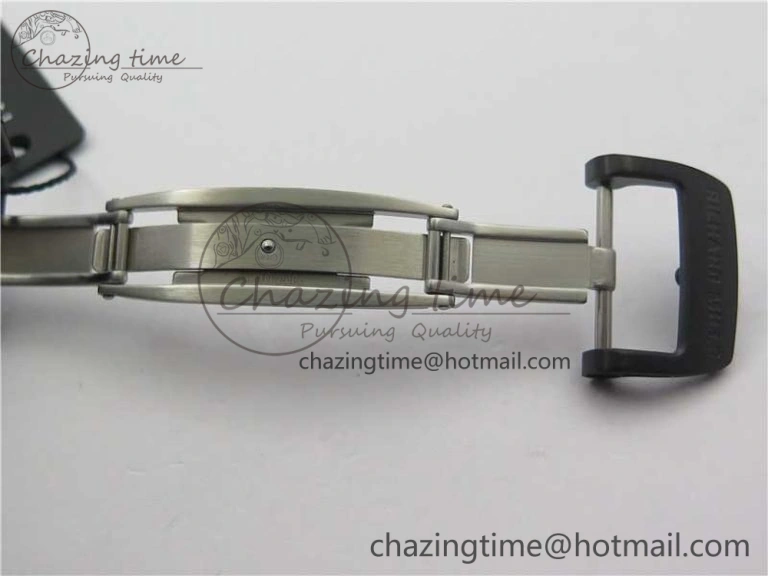 RM011 Carbon Case Carbon Bezel Chronograph KVF 1:1 Best Edition Skeleton Dial on Black Rubber Strap A7750