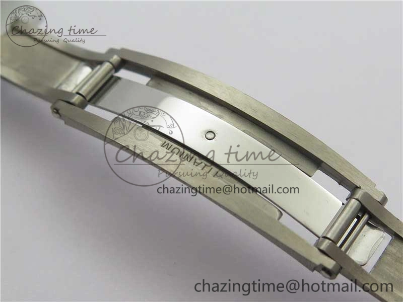 RM035-02 Real Forge Carbon Z+F 1:1 Best Edition Skeleton Dial on White Rubber Strap NH05A