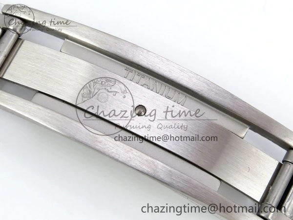 RM21-02 Tourbillon White Quartz Fiber Black Carbon RMF Best Edition on White Rubber Strap