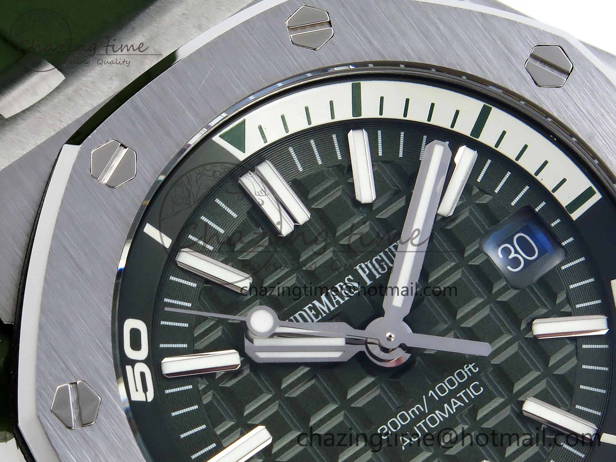 ROYAL OAK OFFSHORE DIVER 15710 IPF 1:1 BEST EDITION GREEN DIAL ON GREEN RUBBER STRAP SA3120 SUPER CLONE