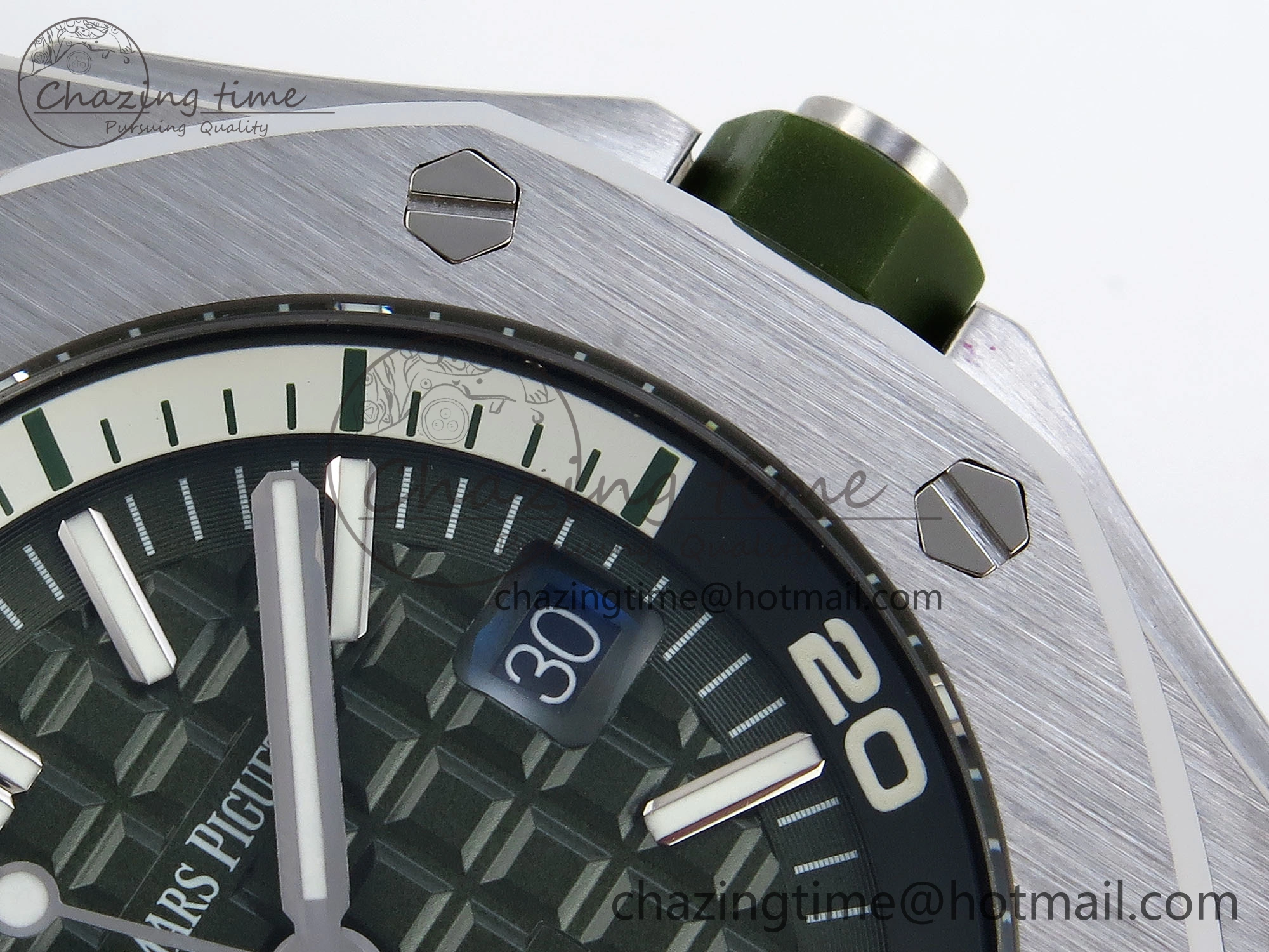 ROYAL OAK OFFSHORE DIVER 15710 IPF 1:1 BEST EDITION GREEN DIAL ON GREEN RUBBER STRAP SA3120 SUPER CLONE