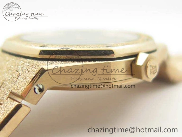 Royal Oak 33mm 15000 Satin-Polished RG OM Best Edition Blue Dial On RG Bracelet Quartz