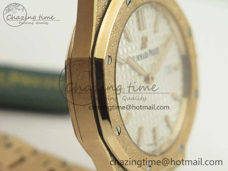 Royal Oak 33mm 15000 Satin-Polished RG OM Best Edition White Dial On RG Bracelet Quartz
