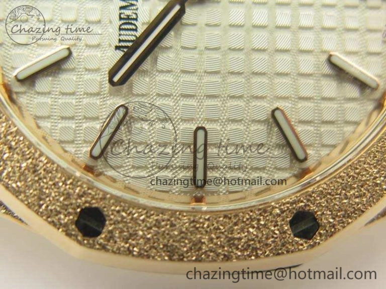 Royal Oak 33mm 15000 Satin-Polished RG OM Best Edition White Dial On RG Bracelet Quartz