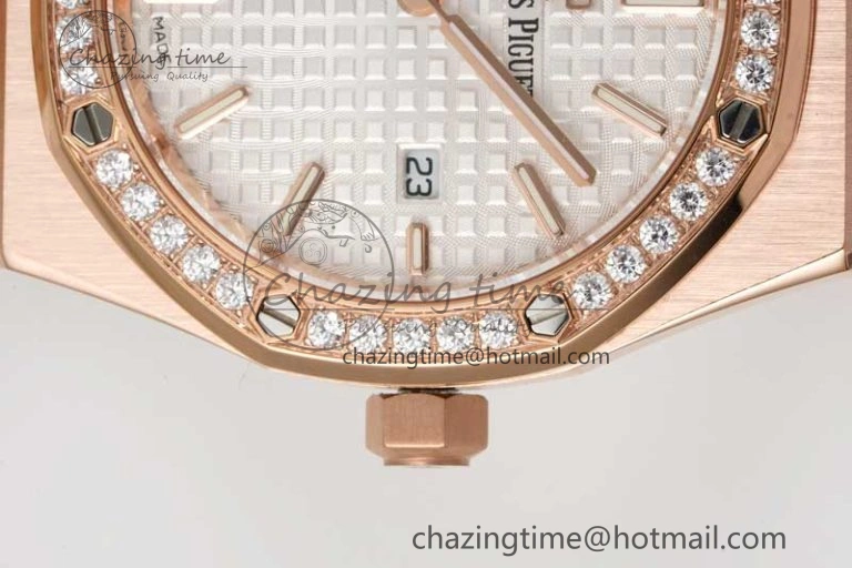 Royal Oak 33mm Ladies RG 8F Best Edition White Dial Diamonds Bezel on RG Bracelet Quartz