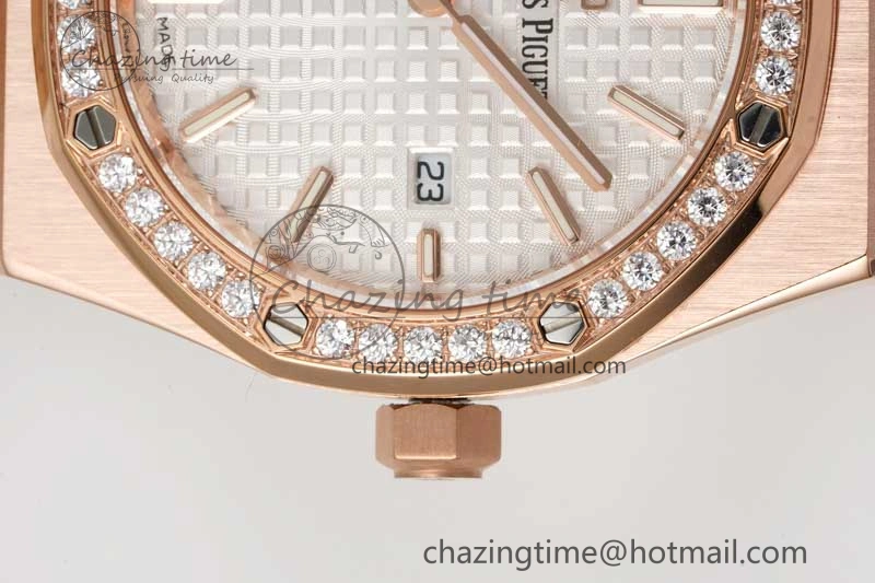 Royal Oak 33mm Ladies RG 8F Best Edition White Dial Diamonds Bezel on RG Bracelet Quartz