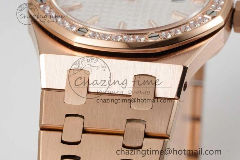 Royal Oak 33mm Ladies RG 8F Best Edition White Dial Diamonds Bezel on RG Bracelet Quartz