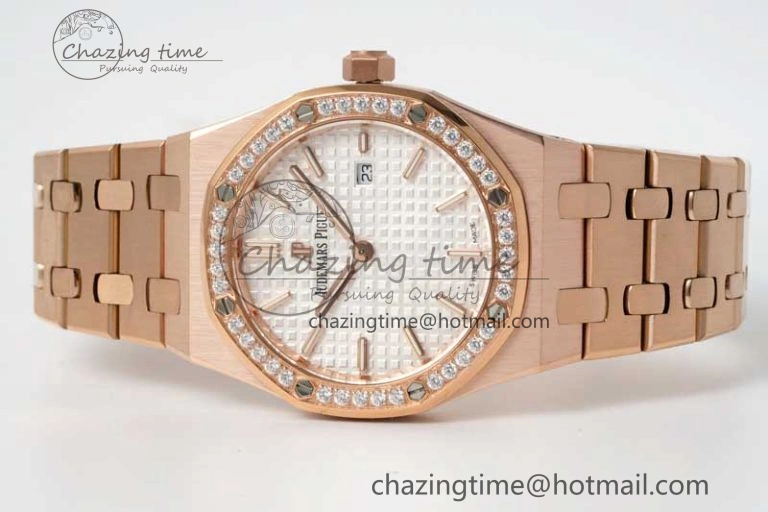 Royal Oak 33mm Ladies RG 8F Best Edition White Dial Diamonds Bezel on RG Bracelet Quartz