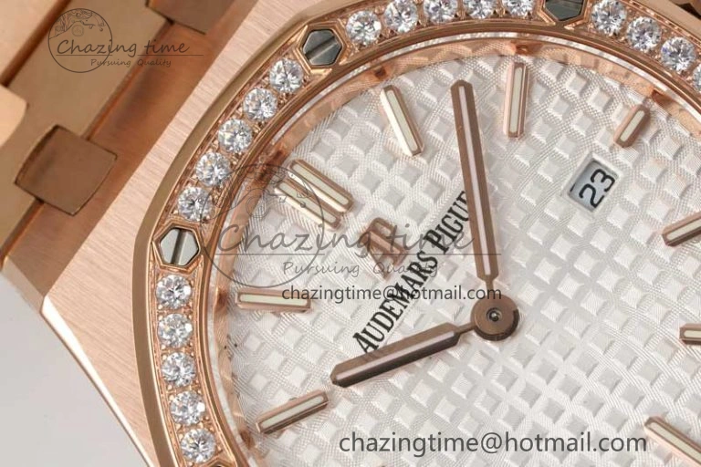 Royal Oak 33mm Ladies RG 8F Best Edition White Dial Diamonds Bezel on RG Bracelet Quartz