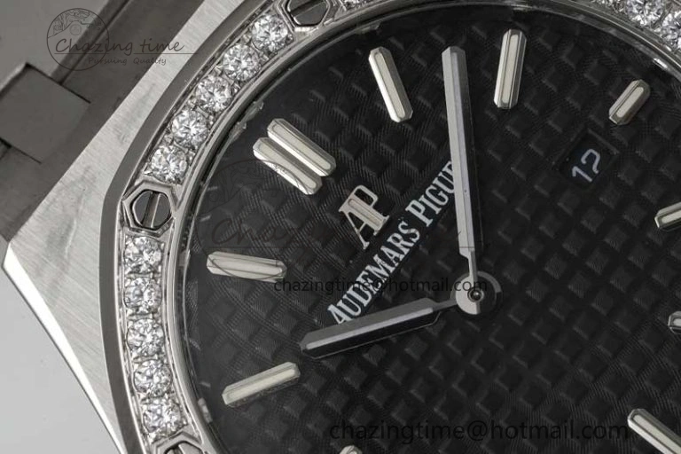 Royal Oak 33mm Ladies SS 8F Best Edition Black Dial Diamonds Bezel on SS Bracelet Quartz